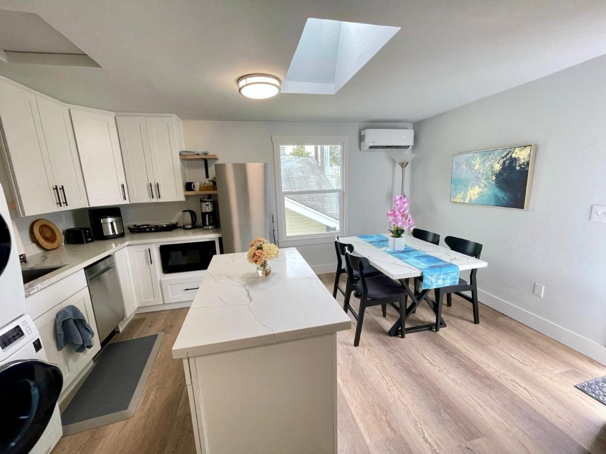 Tacoma 2 Bedrooms 1 Baths Sleep 5 With Compact Kitchen Eksteriør billede