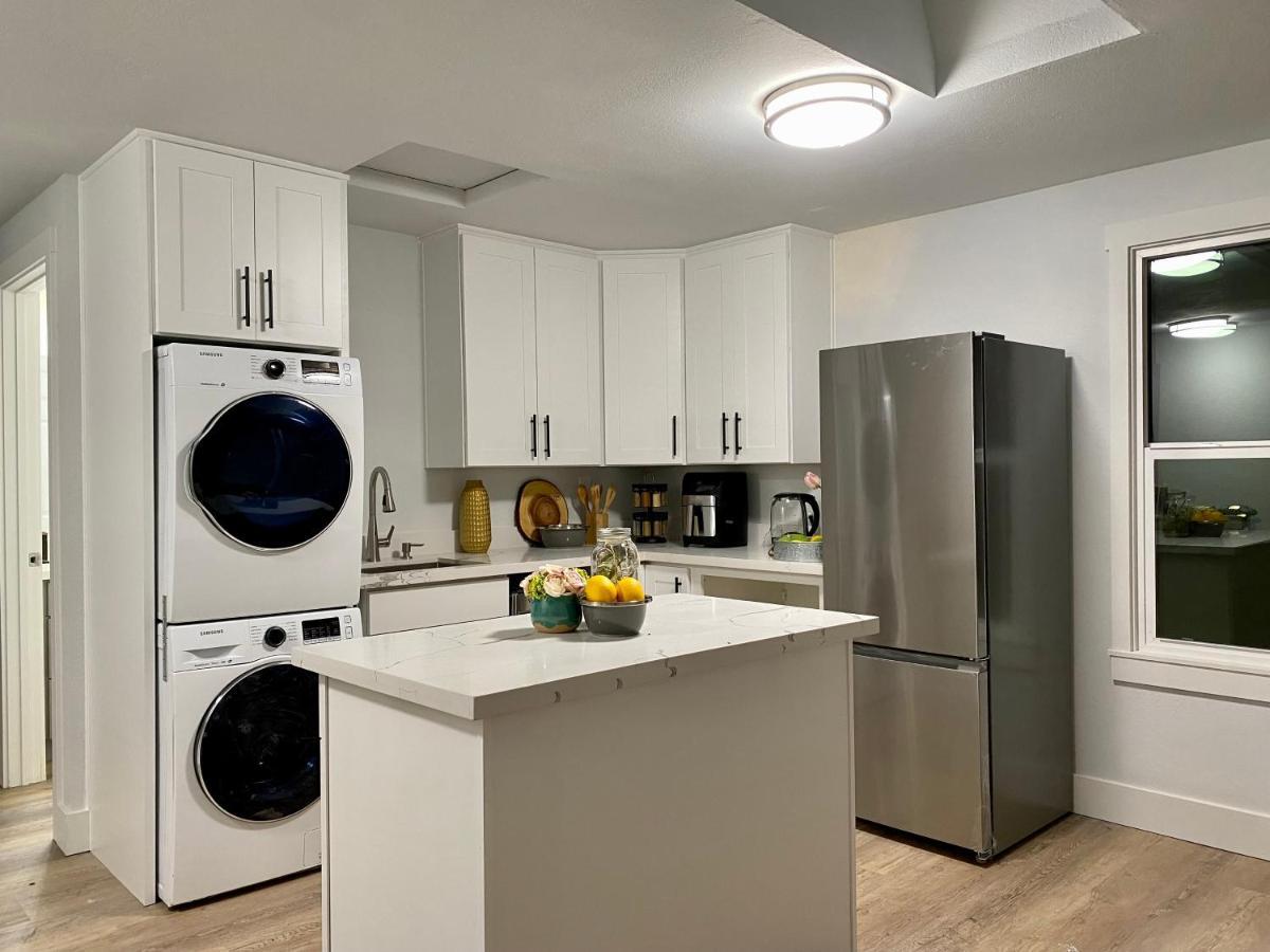 Tacoma 2 Bedrooms 1 Baths Sleep 5 With Compact Kitchen Eksteriør billede