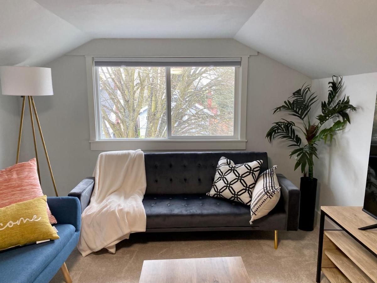 Tacoma 2 Bedrooms 1 Baths Sleep 5 With Compact Kitchen Eksteriør billede