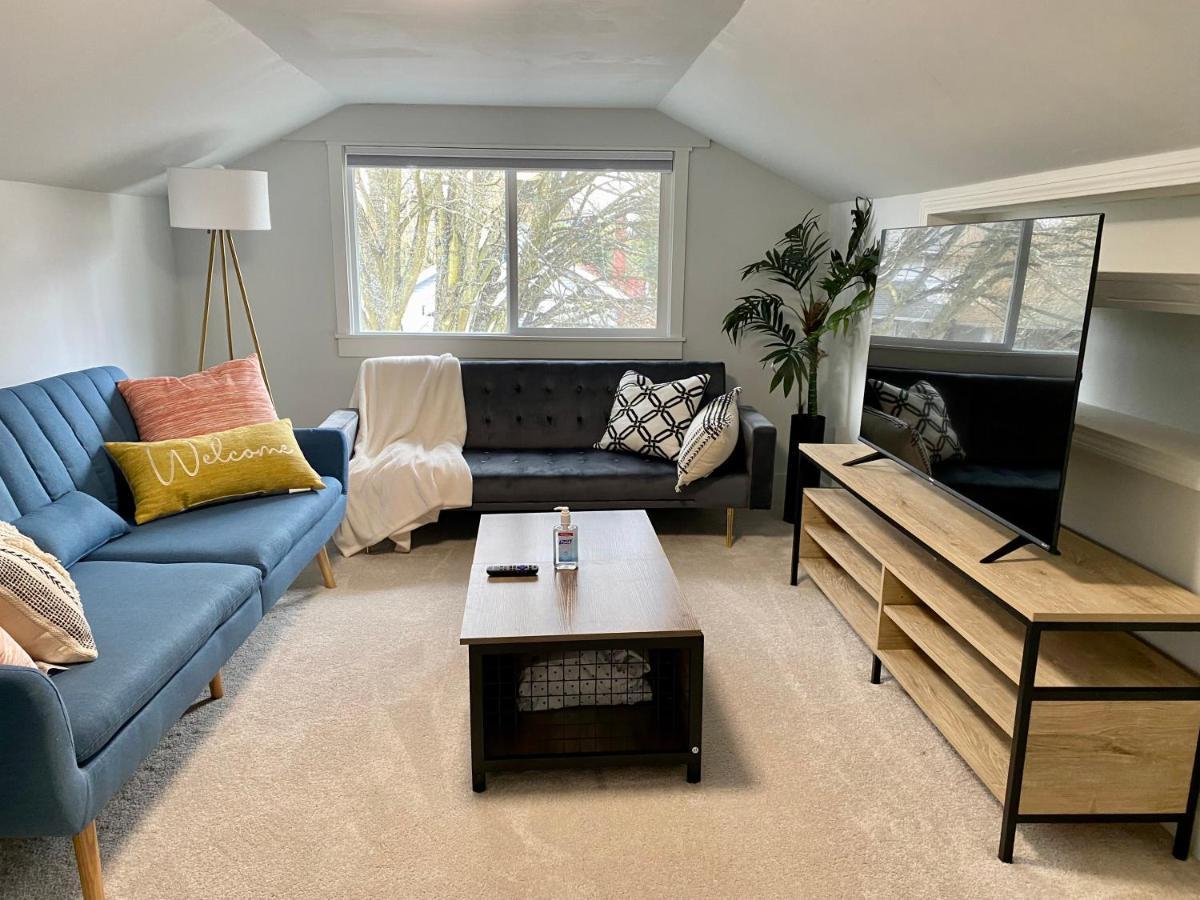Tacoma 2 Bedrooms 1 Baths Sleep 5 With Compact Kitchen Eksteriør billede