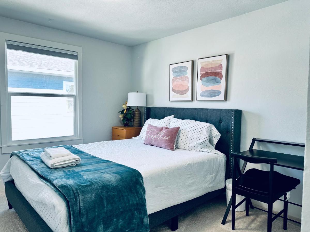 Tacoma 2 Bedrooms 1 Baths Sleep 5 With Compact Kitchen Eksteriør billede